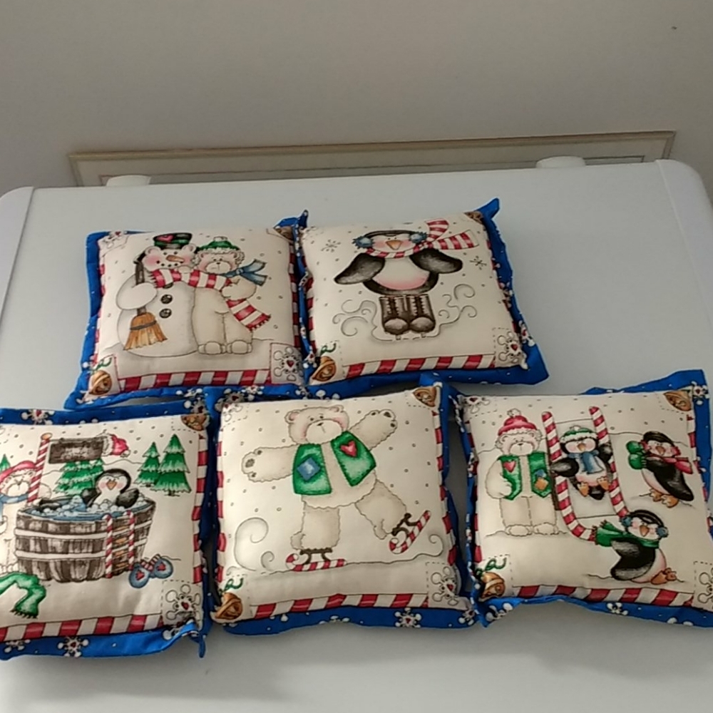 Handmade Charming Mini Reversable Christmas Cushions (5)